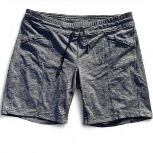 Athleta Metro Slouch Shortie Shorts in Dark Grey Size XL